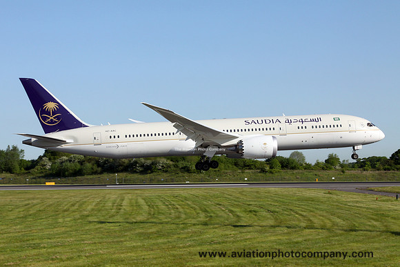 Saudia Saudi Arabian Airlines Boeing 787-9 HZ-ARC at Manchester IAP (2016)