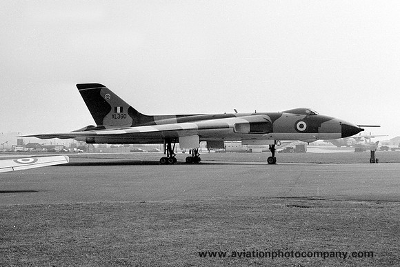 RAF 230 OCU Avro Vulcan B.2 XL360 (1973)