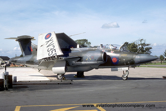 RAF 237 OCU Blackburn Buccaneer S.2 XV355 (1977)