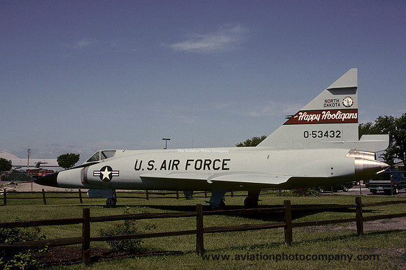 USAF North Daktota ANG Convair F-102A Delta Dagger 55-3432 displayed at Hector Field (1992)