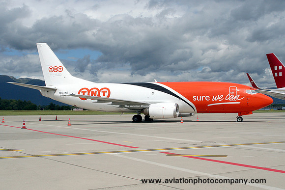TNT Airways Boeing 737-3T0 OO-TNB at Geneva (2008)