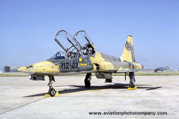 Spanish Air Force  Esc 212 CASA/Northrop SF-5B+ Freedom Fighter AE.9-003/212-03 (1987)