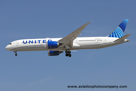 United Airlines Boeing 787-9 N23983 (2022)