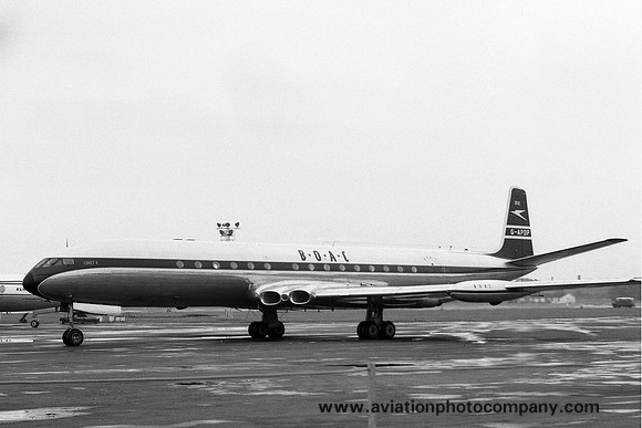 BOAC De Havilland Comet 4 G-APDP (1966)