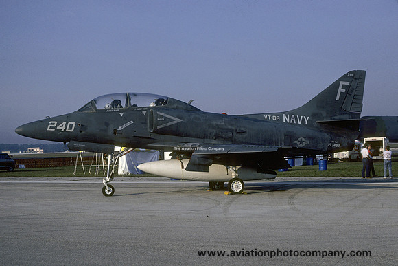 US Navy VT-86 Douglas TA-4J Skyhawk 153492/F-240 (1988)