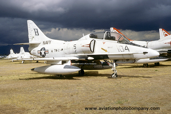 US Navy TW-2 Douglas TA-4J Skyhawk 158469/B-104 at AMARC Davis Monthan (2000)